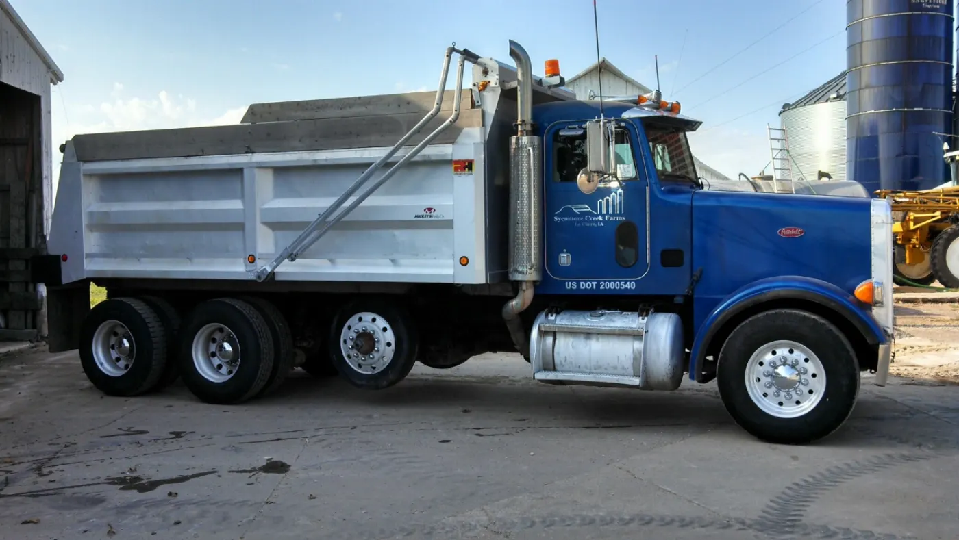 Dump truck